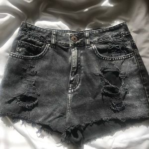 Black distressed shorts